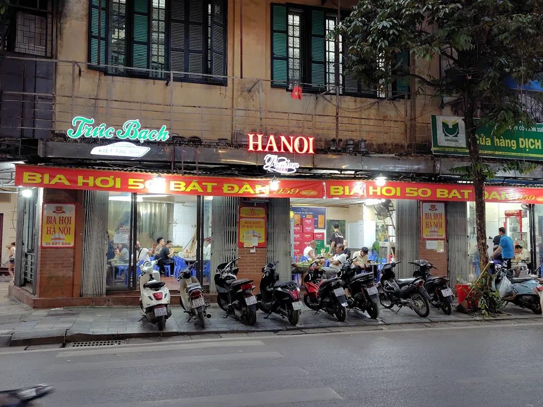 Quan Bia Hoi Bat Dan, Hanoï