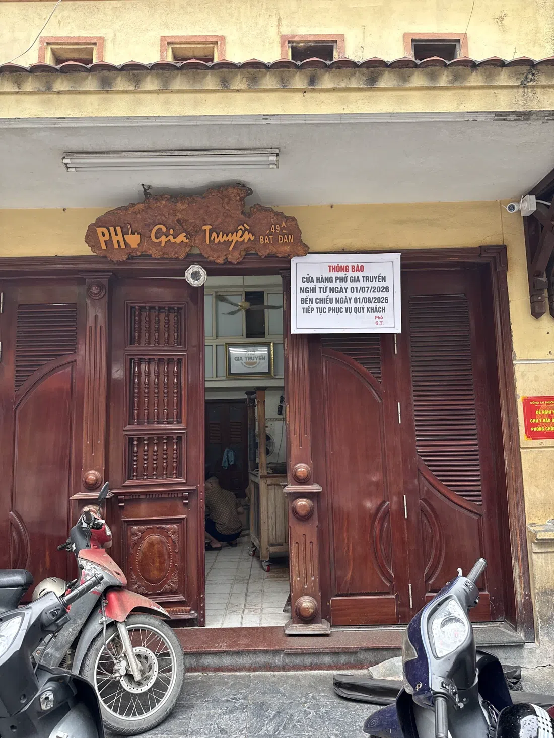 Pho Gia Truyen (49 Bat Dan), Hanoi