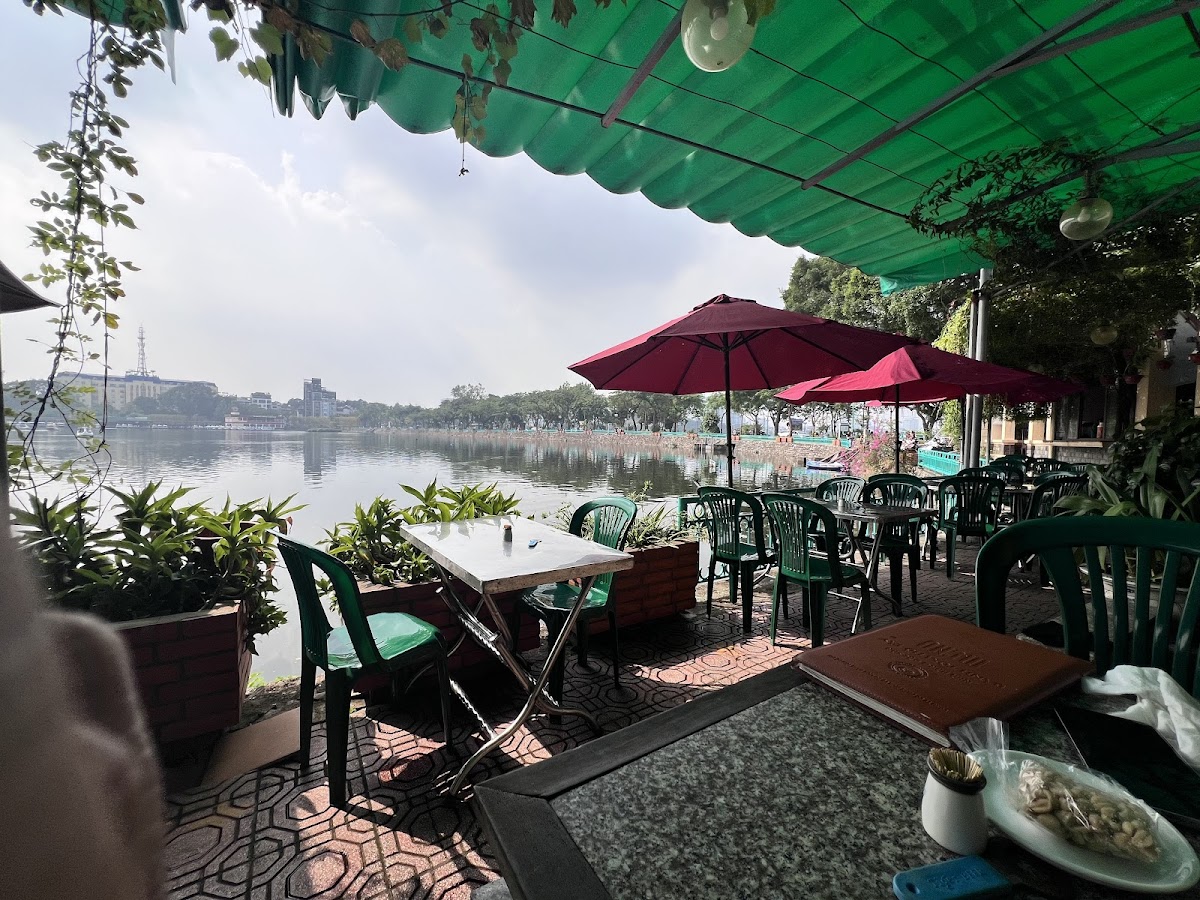Banh Tom Ho Tay, Hanoi