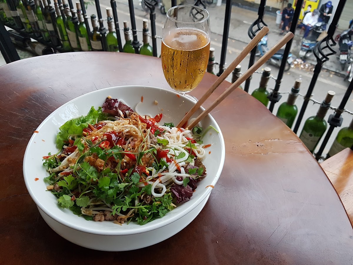 Pho Gia Truyen Bat Dan, Hanoi