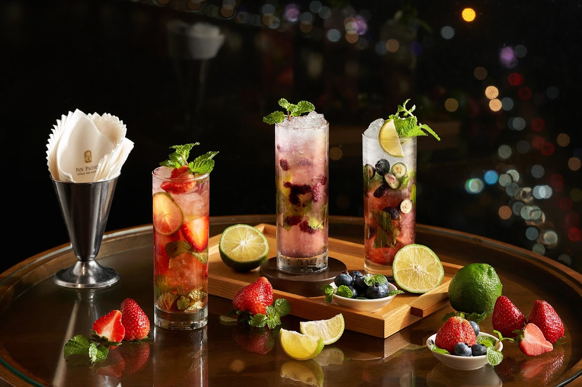 Summit Bar — photo 2