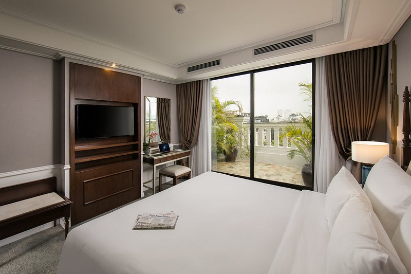 The Oriental Jade Hotel — photo 2