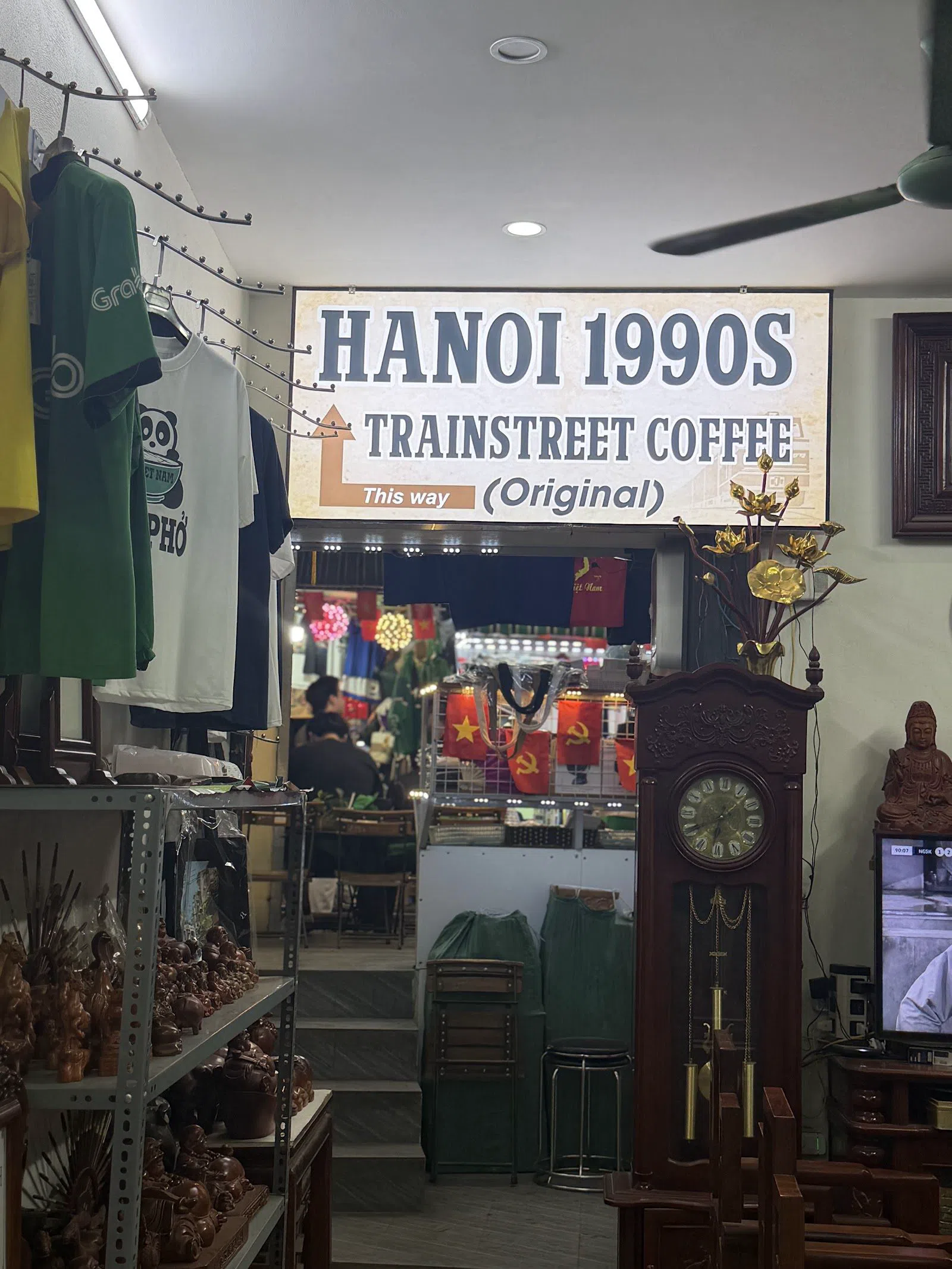 Hanoi 1990s (TrainStreet Coffee), Hanói