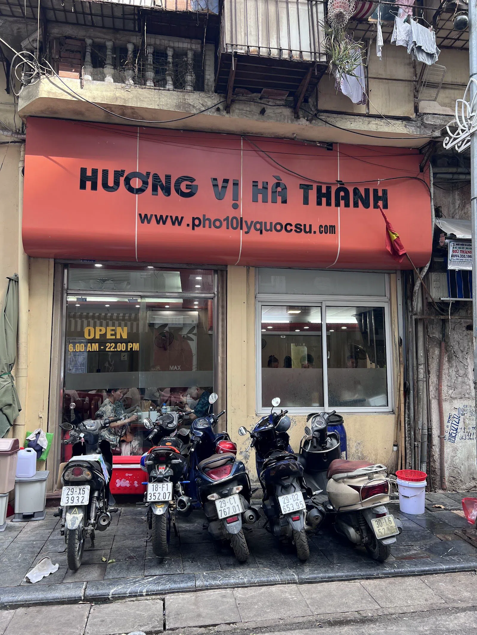 Phở 10 Lý Quốc Sư, Hanoi